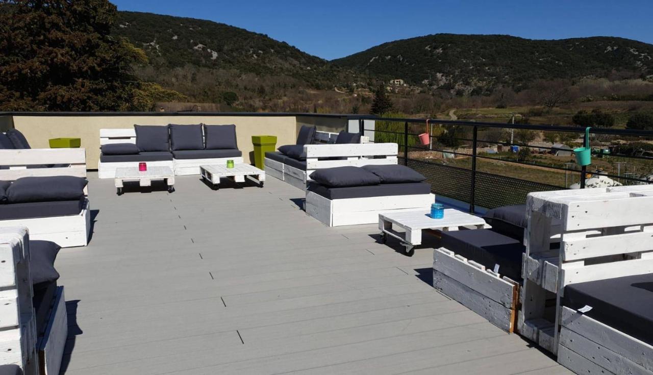 Hostel les Terrasses du Roc Saint-André-de-Roquepertuis Extérieur photo