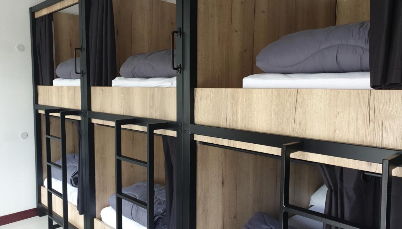 Hostel les Terrasses du Roc Saint-André-de-Roquepertuis Extérieur photo